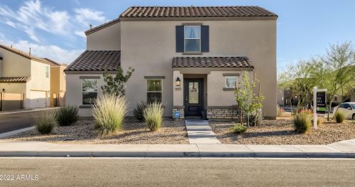 8037 Albeniz Pl, Phoenix AZ  85043 exterior