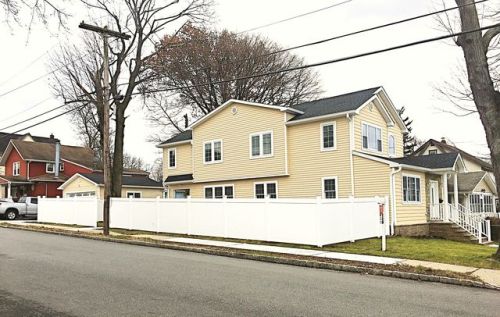 65 Niagara St, Dumont, NJ 07628-3407