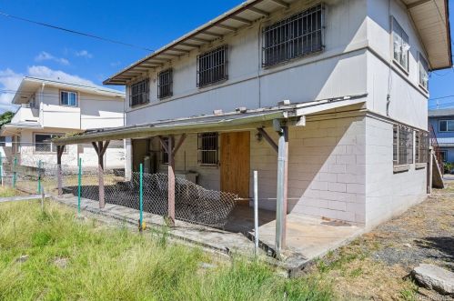 1428 Pua Ln, Honolulu HI 96817-3536 exterior