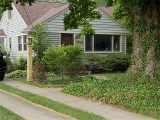 24338 Smith Ave, Cleveland OH  44145-4817 exterior