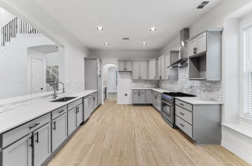 1664 Sagebrush Dr, Frisco TX 75033-7649 exterior