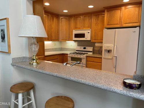 4687 San Sebastian Dr, Oxnard CA  93035-3644 exterior