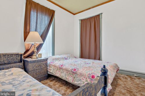 373 High St, Hanover PA 17331-3922 exterior