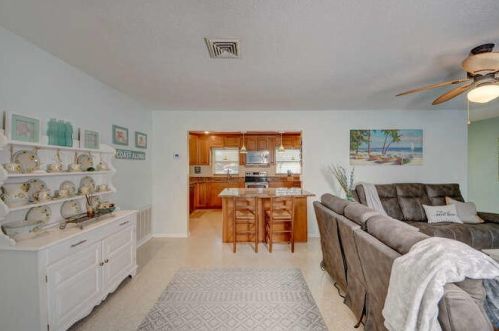 304 Bay St, Fort Pierce FL 34952-1317 exterior