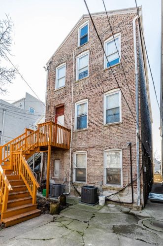 1012 Cullerton St, Chicago IL 60608-2515 exterior