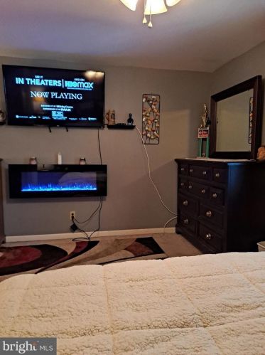 100 Chestnut Ave, Camden NJ 08107-2207 exterior