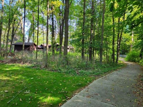 1204 Fleetwood Dr, Manitowoc WI 54220-2362 exterior