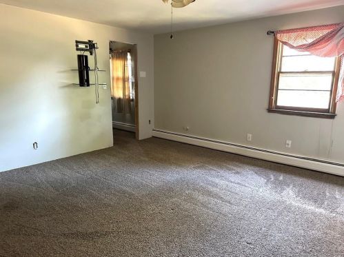 182 Quinnipiac Ave, North Haven CT 06473-3627 exterior