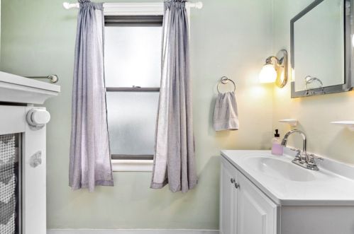 416 Maple St, Pittsburgh PA  15122-1540 exterior