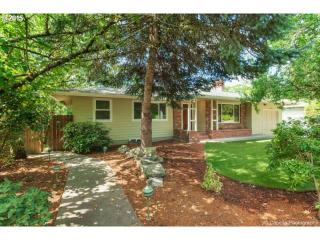 5022 Cameron Rd, Portland, OR 97221-1748