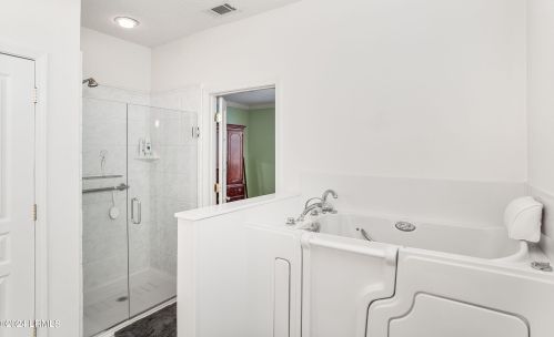 18 Wandering Daisy Dr, Bluffton SC 29909-6166 exterior