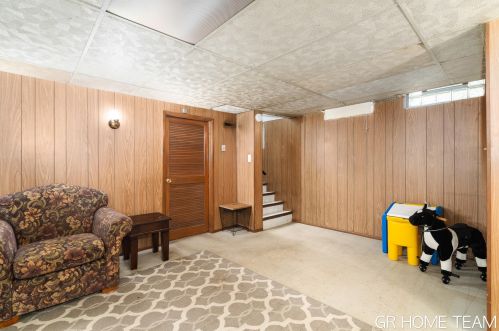 3823 Illinois Ave, Wyoming MI exterior