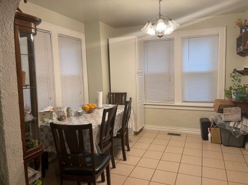 208 Keith Ave, Waukegan IL 60085-2136 exterior