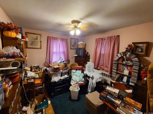 130 Main St, Meriden CT 06450-5603 exterior