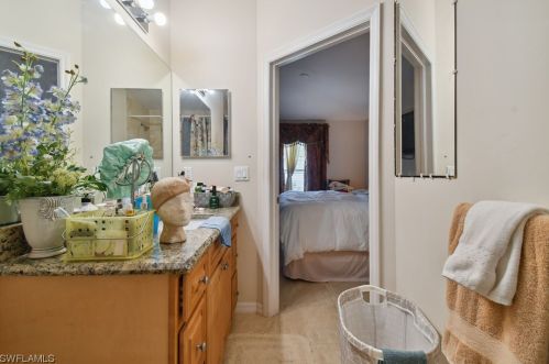 3056 Linwood Ave, Naples FL 34112-4733 exterior