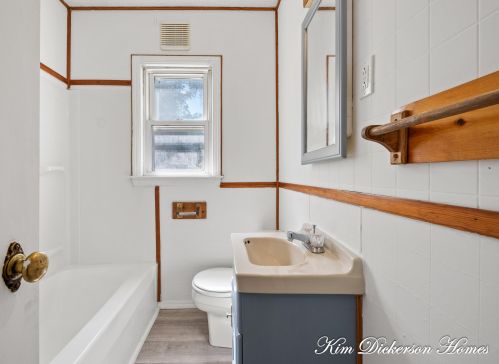 987 Allen Ave, Meskegon MI 49442-3264 exterior