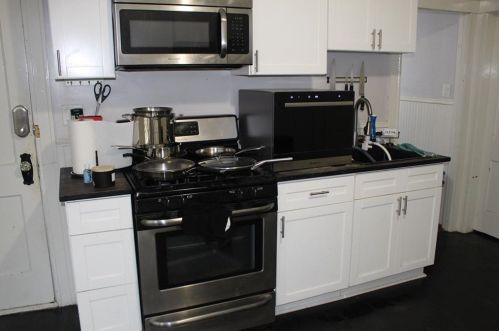 556 Elm St, Woonsocket RI 02895-3508 exterior