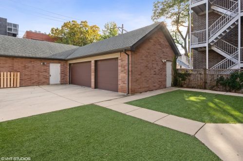 725 Diversey Pkwy, Chicago IL 60614-1515 exterior