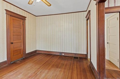 52 Delmont St, Manchester CT 06042-3510 exterior