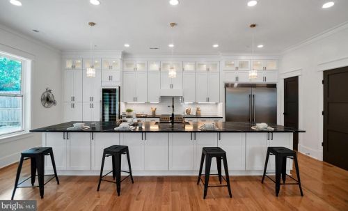 102 Ritchie Ave, Silver Spring MD  20910-5112 exterior