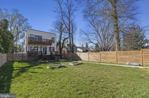 2216 30th St, Washington DC  20020-3369 exterior