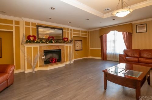 306 Regency Pl, Woodbridge NJ 07095-1036 exterior