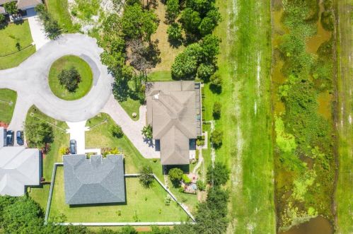 5811 Blue Bonnet Ct, Fort Pierce FL  34986-4186 exterior