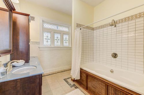 5211 Washington Pl, Saint Louis MO 63108-1117 exterior