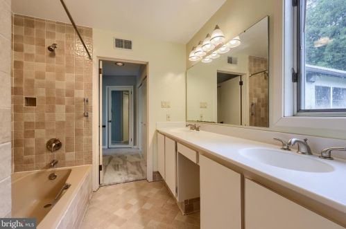 1944 Millersville Rd, Lancaster PA 17603-6153 exterior