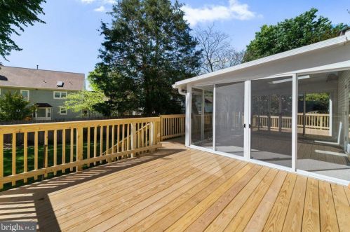 5307 Gln Grn Ct, Alexandria VA 22315-4230 exterior