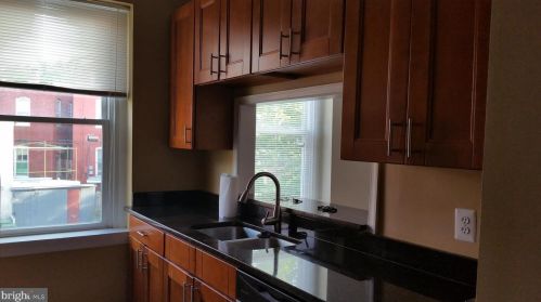 320 D St, Washington DC  20002-5721 exterior