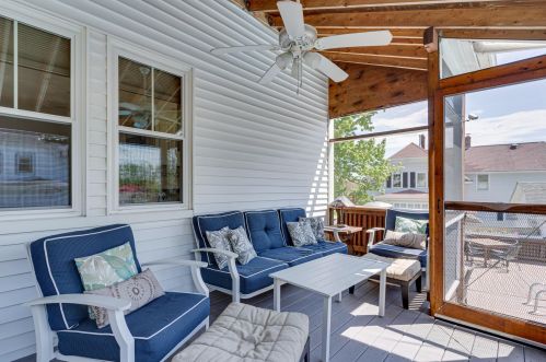 45 Oak St, Dover NH 03820-2845 exterior