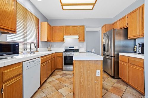 44601 Crestwood Cir, Temecula CA 92592-1837 exterior