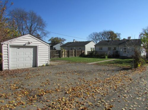 1528 Dodge Ave, Waukegan, IL 60085-6223