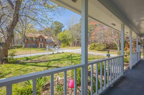 2802 Emerson Lake Dr, Lithonia GA  30078-6642 exterior