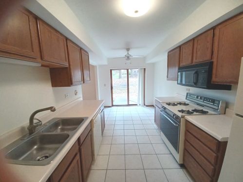 1012 Greenwood Cir, Bull Valley IL 60098-2985 exterior