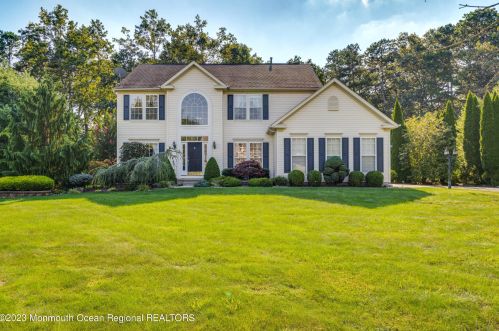 15 Jefferson Ct, Jackson Twp, NJ 08527-5158