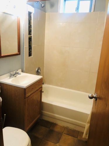 429 Ctr St, Waukegan IL 60085-3829 exterior