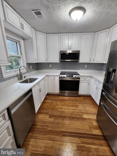 8124 Bonaire Ct, Silver Spring MD 20910-4663 exterior