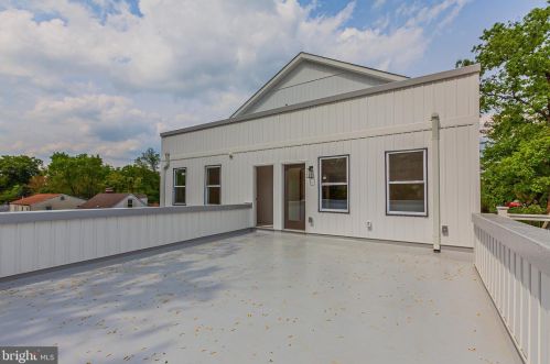 907 Gilbert Rd, Rockville MD  20851-1315 exterior