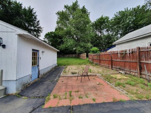 42 Irene St, Chicopee MA 01013-4012 exterior