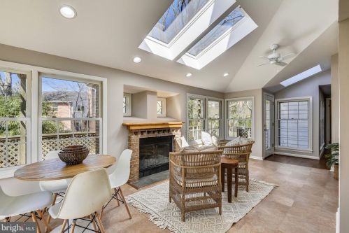 4206 Mt Vernon Memorial Hwy, Alexandria VA 22309-2809 exterior