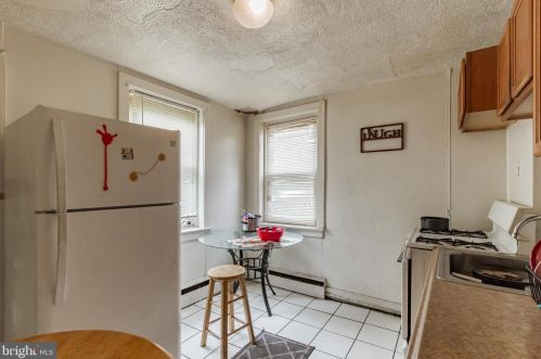 327 10 St, Darby PA 19023-1707 exterior