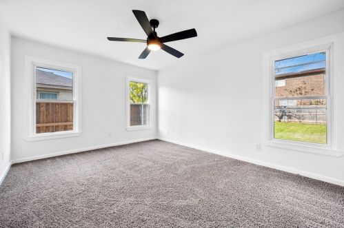 2521 Amelia St, Dallas TX  75235-8222 exterior