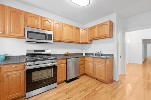 3253 Leland Ave, Chicago IL  60625-4788 exterior