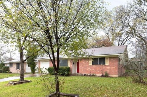 8207 Easter Cv, Austin TX  78757-7802 exterior