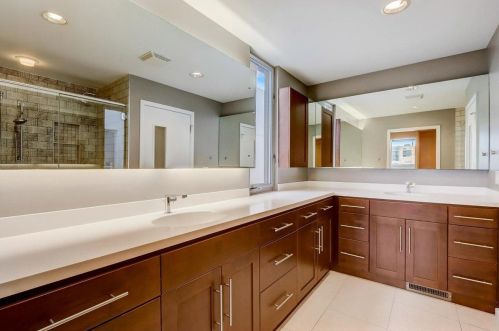 833 Reservoir Ave, Milwaukee WI 53212-3722 exterior