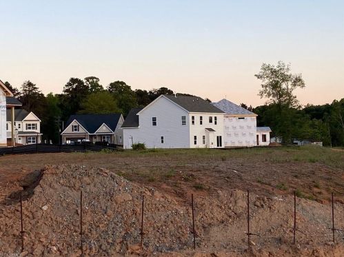 3433 Crimson Wood Dr, Greensboro, NC 27410-9194