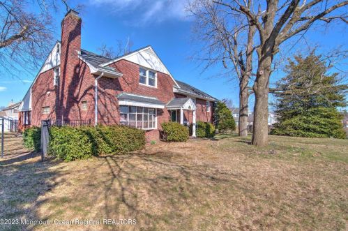 29 Richard Ln, West Long Branch, NJ 07764-1651