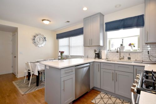 4536 Nottingham Ave, Chicago IL 60656-3825 exterior